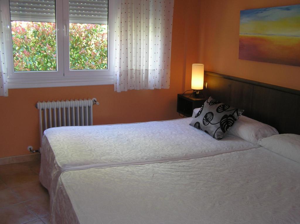 Hotel Entrevines Colunga Chambre photo
